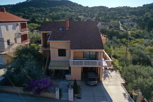 Apartment Gašpe - garden terrace