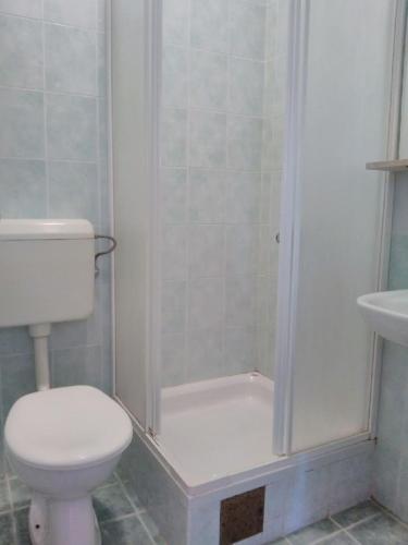 Apartment Davor - parking - image 9