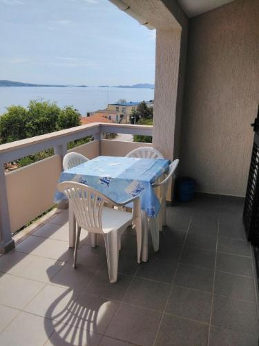 Apartment Davor - parking - image 7