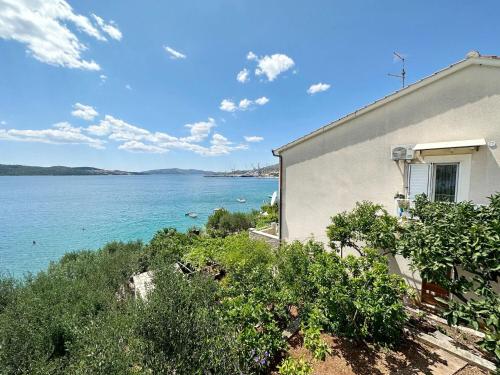Apartments Mihaela - sea view - image 13