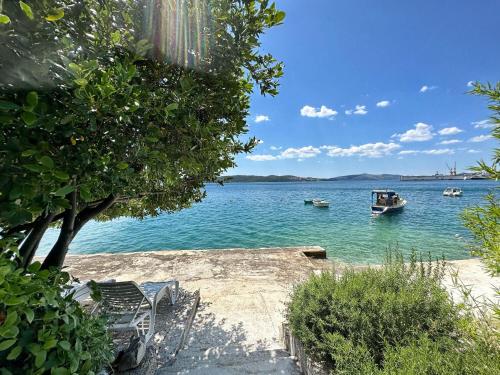 Apartments Mihaela - sea view - image 6
