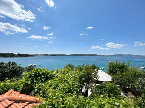 Apartments Mihaela - sea view - image 10