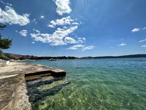 Apartments Mihaela - sea view - main image