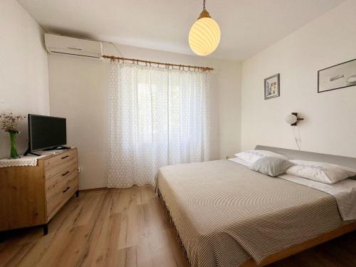 Apartments Mihaela - sea view - image 7