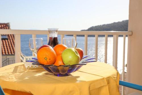 Apt and rooms Josi - 50 m from sea Hvar