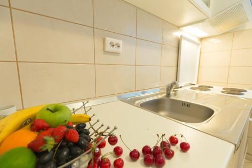 Apartments Mari-50m from sea - image 11