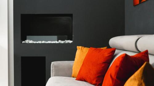 One-Bedroom Apartment image 10