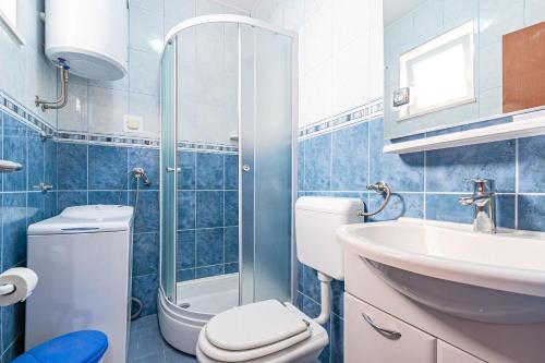 Apartments Mir - perfect location - image 7