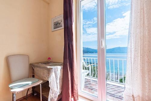 Apartments Mir - perfect location - image 9