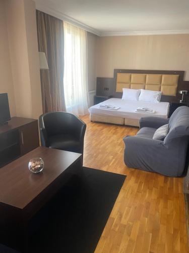 Hotel Consul - image 13