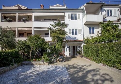 Apartments Marija - 500 m from beach - image 13