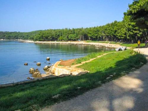 Apartments Marija - 500 m from beach - image 4