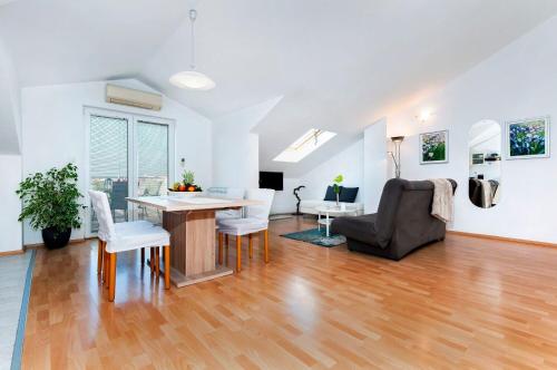 Apartments Marija - 500 m from beach - image 10