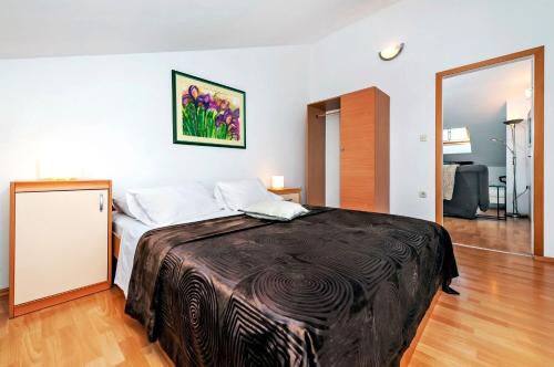 Apartments Marija - 500 m from beach - image 7