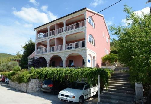 Apartments Zak-30m from beach