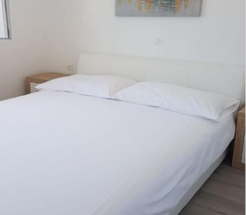 Apartment Marina - sea view - image 13