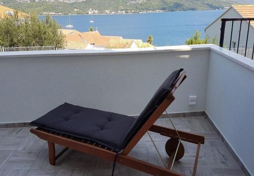 Apartment Marina - sea view - image 3