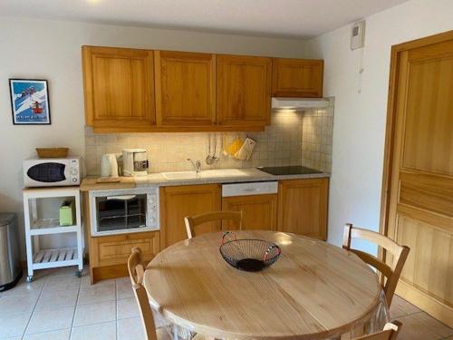 Bel appartement 4 pers. avec balcon et garage au Grand-Bornand - FR-1-458-189 - image 2