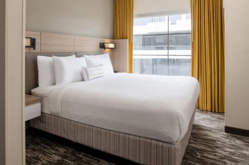SpringHill Suites Seattle Downtown - image 6