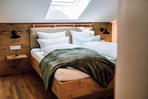 1 queen bed