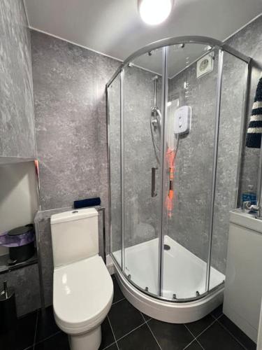 New!! Refurbished 4 Bedroom House in the Heart of Basildon I Weekly or Monthly Stay Offer I Free Parking I Sleeps 7 New!! Refurbished 4 Bedroom House in the Heart of Basildon I Weekly or Monthly Stay Offer I Free Parking I Sleeps 7