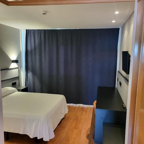 Hotel Torcal - image 4