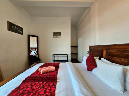 Budget Double Room image 6