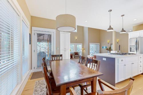 River Wild Forest Homes – Bend, OR