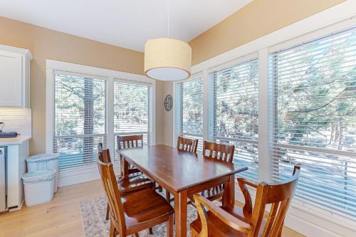River Wild Forest Homes – Bend, OR