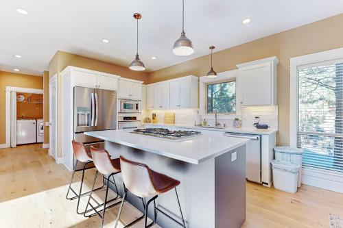 River Wild Forest Homes – Bend, OR