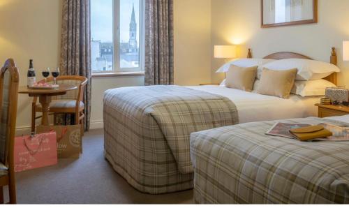 Temple Gate Hotel - image 2