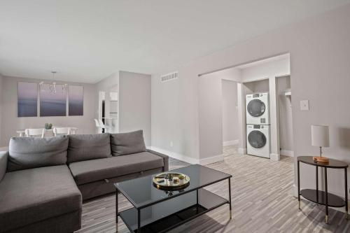 Rochester Hills Serenity - Two-Bedroom Two Bathroom in Rochester Hills, USA