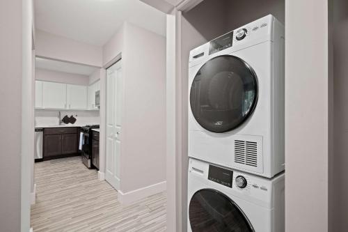 Rochester Hills Serenity - Two-Bedroom Two Bathroom in Rochester Hills, USA