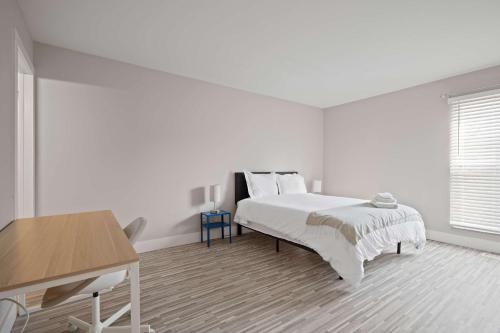 Rochester Hills Serenity - Two-Bedroom Two Bathroom in Rochester Hills, USA