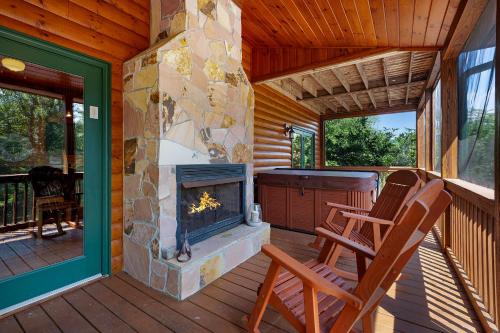 Escape to Dream Catcher - Pet Friendly Cabin in Blue Ridge, USA