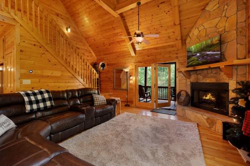Escape to Dream Catcher - Pet Friendly Cabin in Blue Ridge, USA