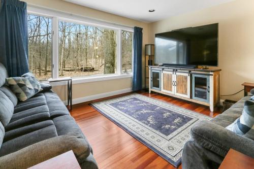 Forest Harmony House - Less than a Mile to Geneva Lake in Lake Geneva, USA