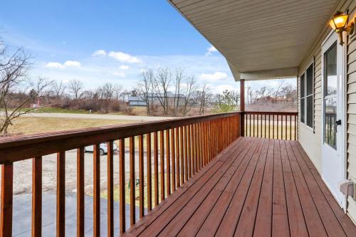 Twin Lakes Dog Friendly Home - Balcony - Short Drive to Alpine and Wilmot Ski Resorts in Twin Lakes, USA