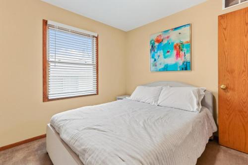 Twin Lakes Dog Friendly Home - Balcony - Short Drive to Alpine and Wilmot Ski Resorts