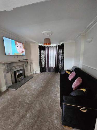Mansfield 30 x DM for Weekly or Monthly Deals x Sleeps 10, Free Parking x Wifi