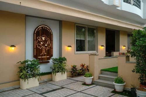 The Bodhi, 5bhk apt, central