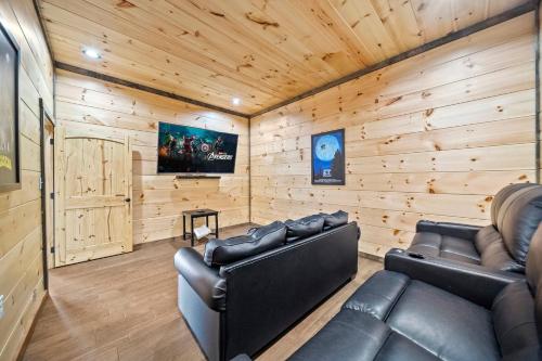 Shangri La Vista A 5 bedroom Cabin with Stunning Mountain Views in Sevierville, USA