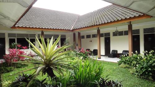 Hotel Cisarua Indah