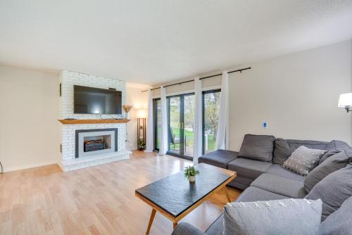 Updated Hermantown Vacation Rental 6 Mi to Duluth! in Hermantown, USA