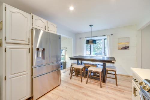 Updated Hermantown Vacation Rental 6 Mi to Duluth! in Hermantown, USA