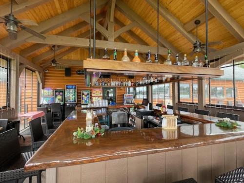 Lena's Northern Pines Resort - 바/라운지