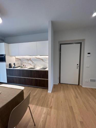 virtuve, ALBENZA GREEN VILLAGE bed and breakfast in Palacadžo