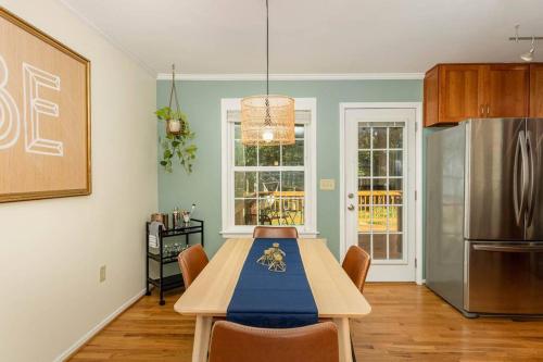 3 Bed Stylish, Bright, Peaceful South Durham Home in Durham, USA