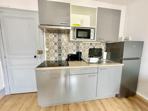 Kitchen, Le Saint Georges, cosy et calme near Hotel de Ville