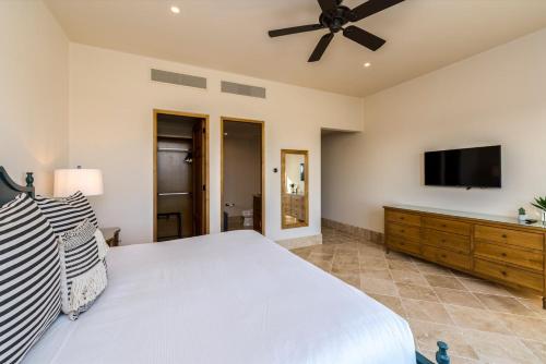 4BD Diamante Private Pool w a Huge Balcony in Cabo San Lucas, Mexico